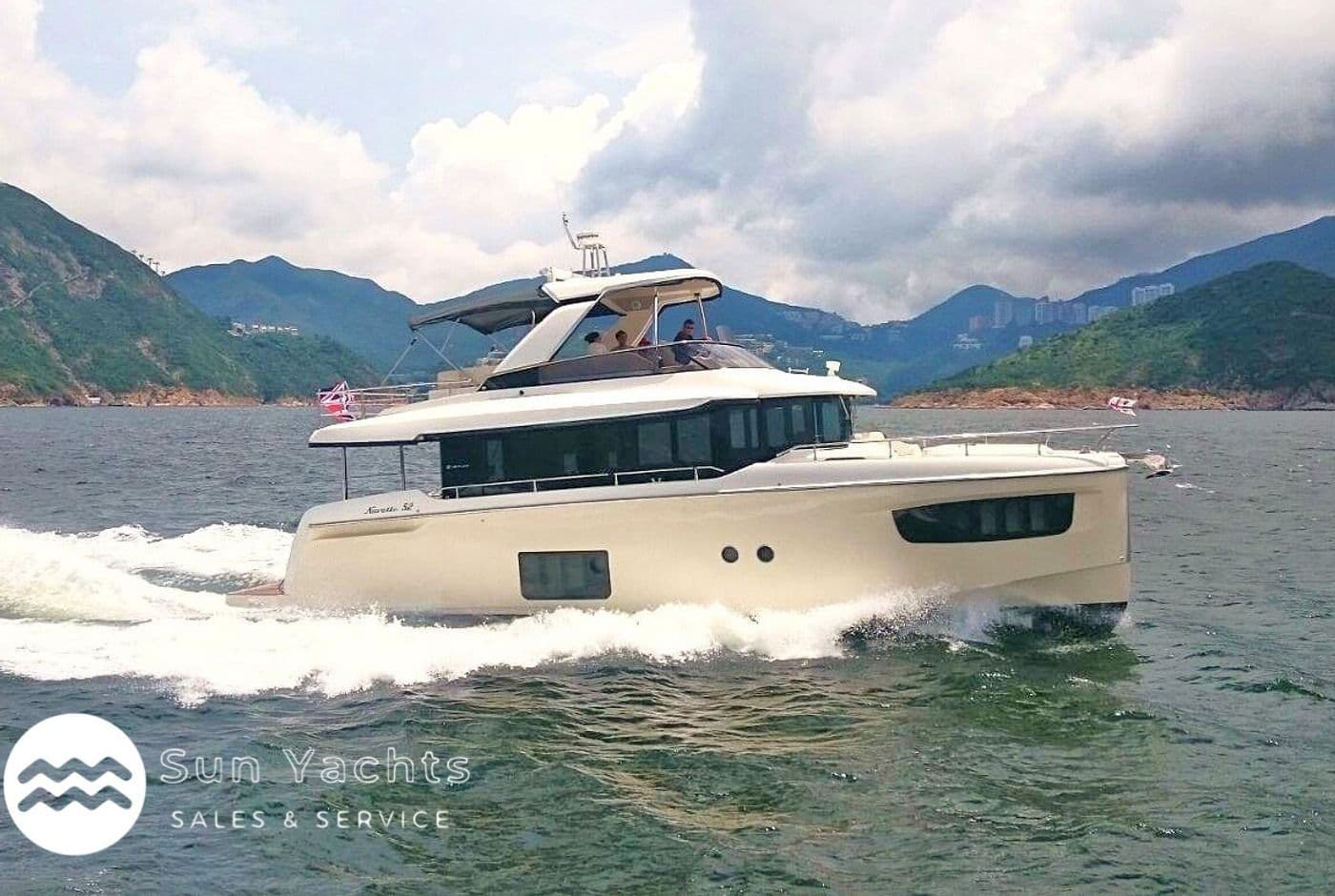 2016 Absolute NAVETTA 52
