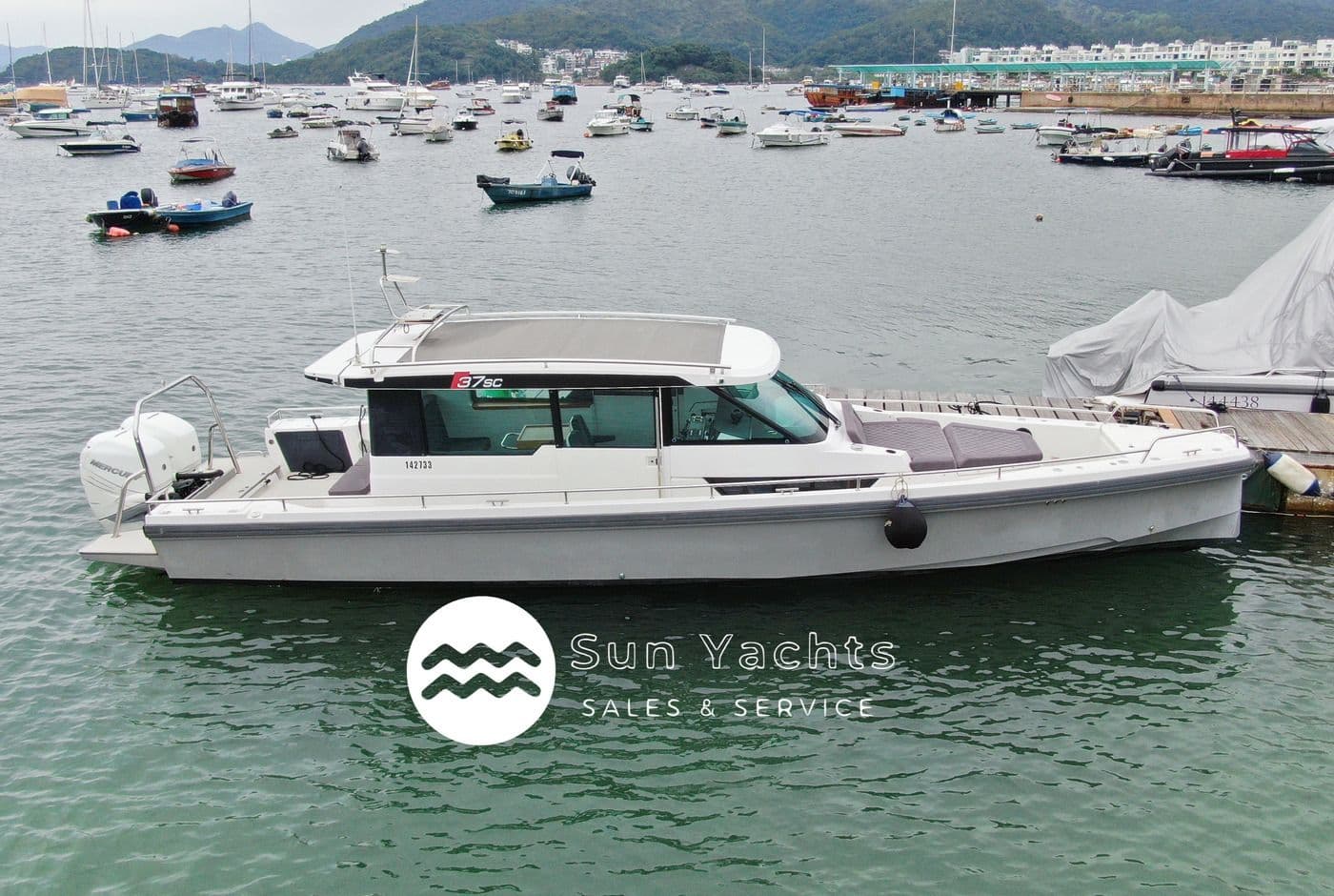 2017 Axopar 37 Sport Cabin